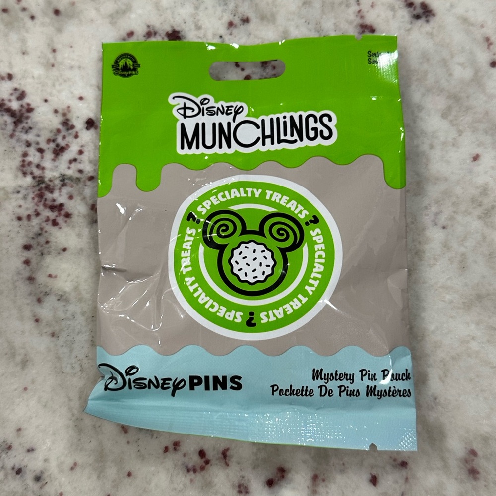 Disney Munchlings Mystery Pin Pack, Series 3